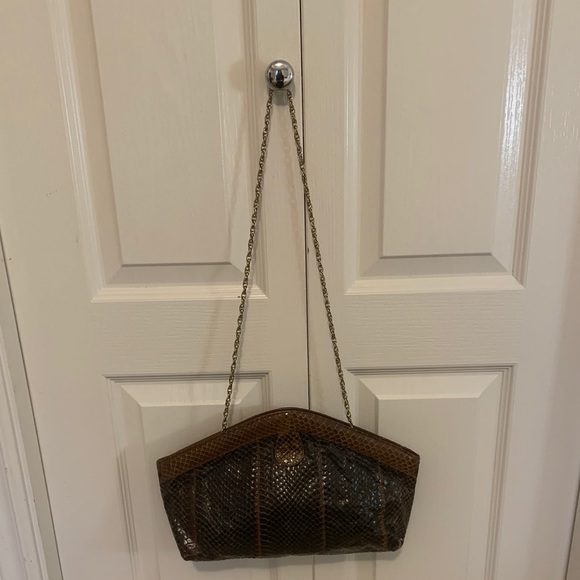 VINTAGE CHOCOLATE BROWN CLUTCH/ SHOULDER BAG WITH CHAIN STRAP - Picture 2 of 8